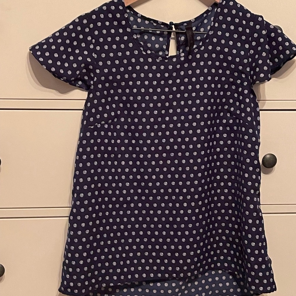 SMALL NAVY BLUE POLKADOT ERIC&LANI BLOUSE. LIKE NEW, NO HOLES,RIPS, OR STAINS.